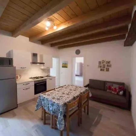 Appartamento La Casa Del Pino A Due Passi Dal Mandello del Lario